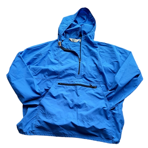 L.L. Bean Other - L.L. BEAN windbreaker rain jacket.  Double deep front pockets.